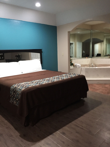 Bedroom 3, Scottish Inn & Suites, Houston