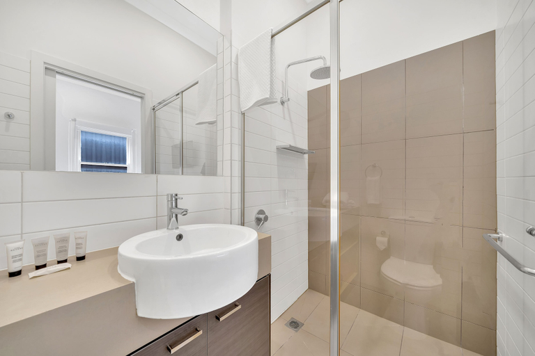 Bathroom 3, 113 Hoddle, Melbourne