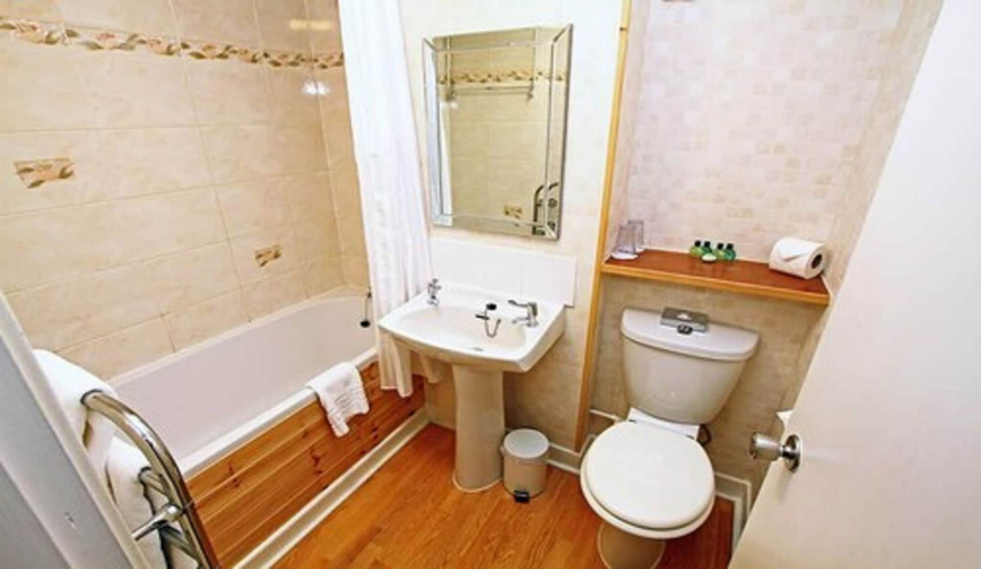 Bathroom 5, Norseman Hotel, Highland