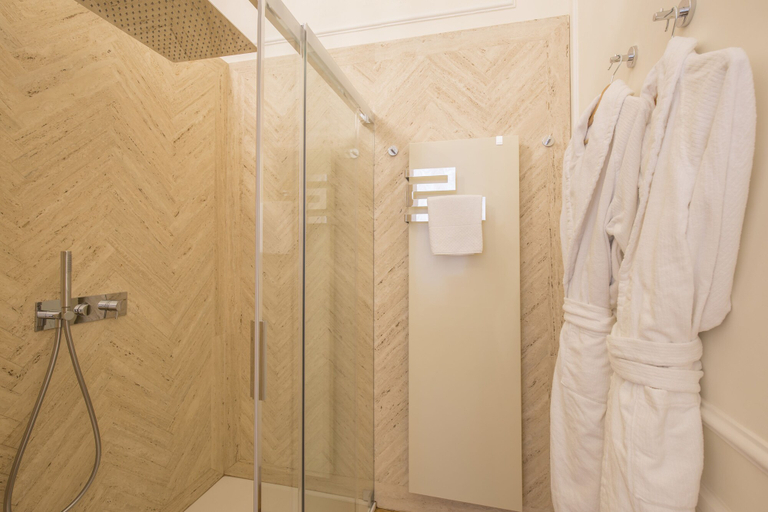 Bathroom 5, Palazzo Monga, Verona