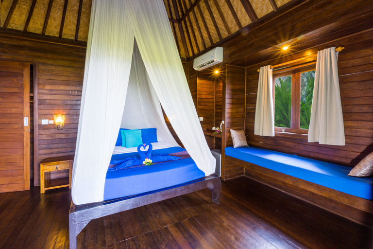 Bedroom 3, Songlambung Beach Huts, Klungkung
