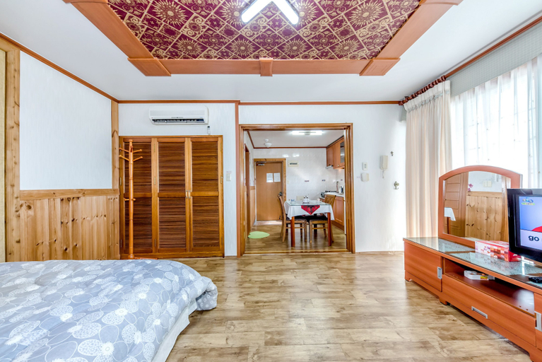 Bedroom 2, Gyulhyanggi Pension, Seogwipo