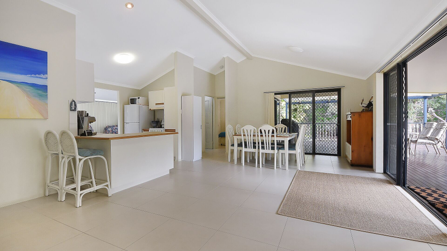 Others 5, Quandamooka Beach House, Ipswich - Central