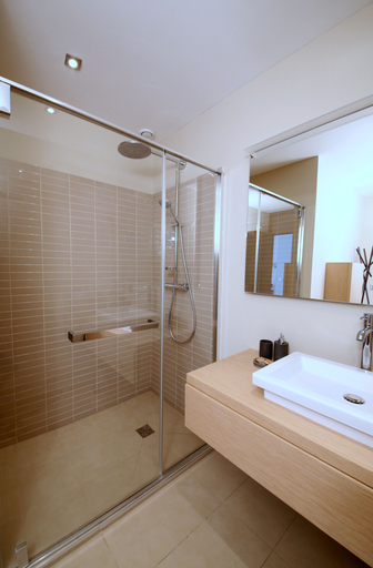 Bathroom 5, Domaine Rampale, Bouches-du-Rhône