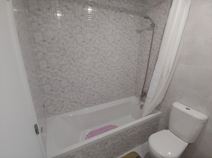 Bathroom 4, Bossa nova guesthouse braga, Braga