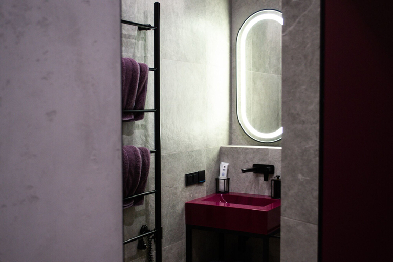 Bathroom 4, Kostjukowski brand-new apart-hotel, L'vivs'ka