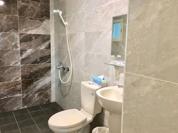 Bathroom 3, Yes I Do, Tainan