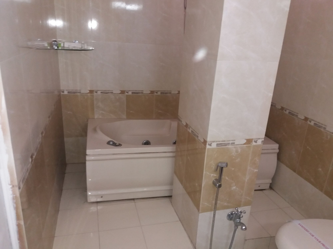 Bathroom 4, Hotel Kings Corner, Jaipur