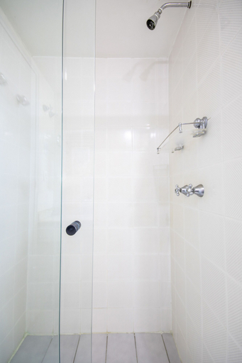 Bathroom 5, Hotel Dan Inn Sorocaba by Nacional Inn, Sorocaba