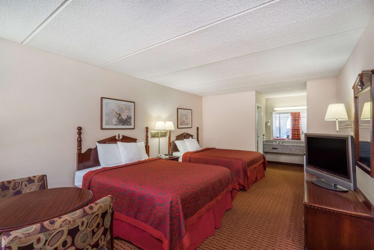 Bedroom 2, Days Inn by Wyndham Hurricane Mills, Humphreys