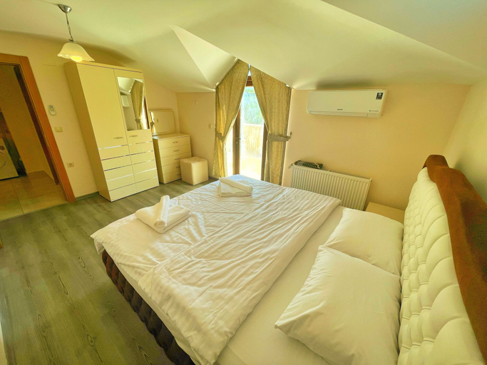 Bedroom 3, LUSTRA GARDEN SUITE, Merkez