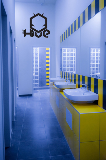 Bathroom 5, The Hive Party Hostel, Budapesti