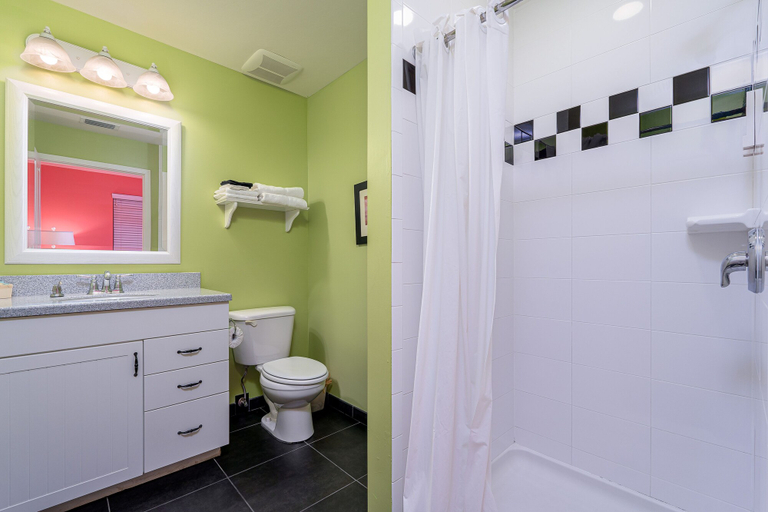 Bathroom 4, Harbour House At The Inn, Lee
