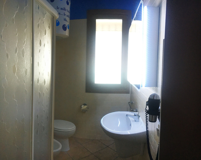 Bathroom 4, Michelangelo Holiday & Family Resort, Ferrara