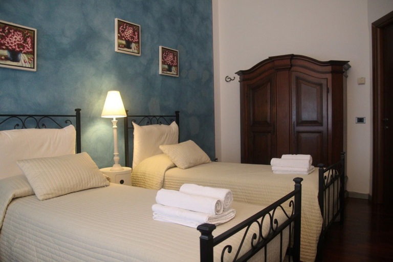 Bedroom 3, Casamore Rooms, Verona