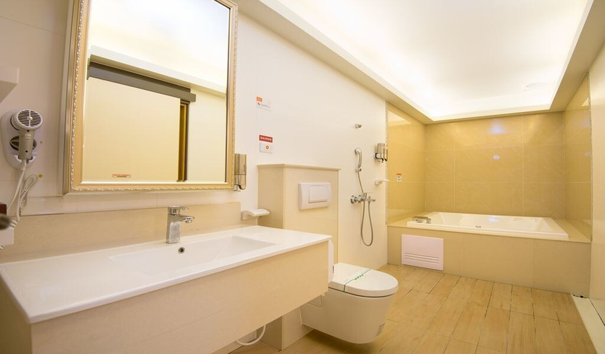 Bathroom 3, Corona Motel, Tainan