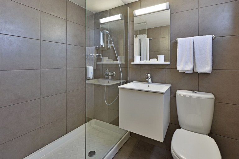 Bathroom 4, Makronisos Village, Unorganized in Al Qalyubiyah