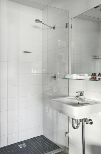 Bathroom 4
