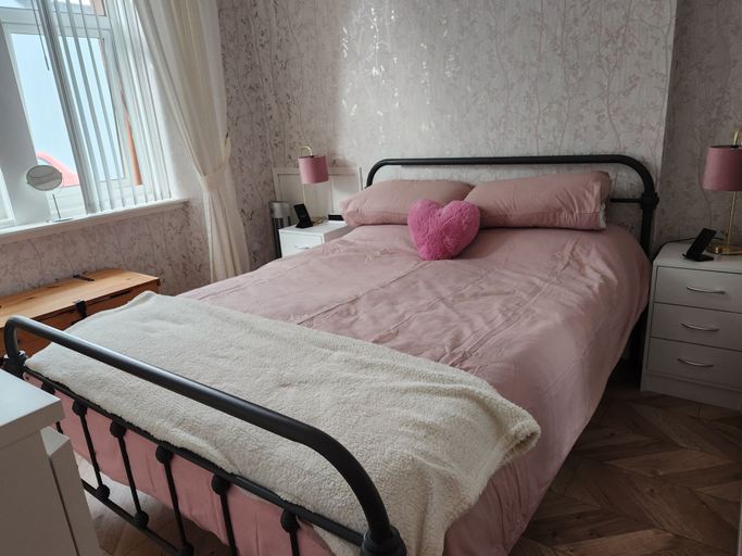 Bedroom 3, Apartment - Largs - Sleeps 4 - Pet Friendly, North Ayrshire