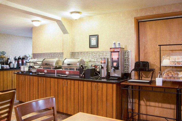 Food & Drinks 5, Wingate by Wyndham Anchorage Downtown/Ship Creek, Anchorage