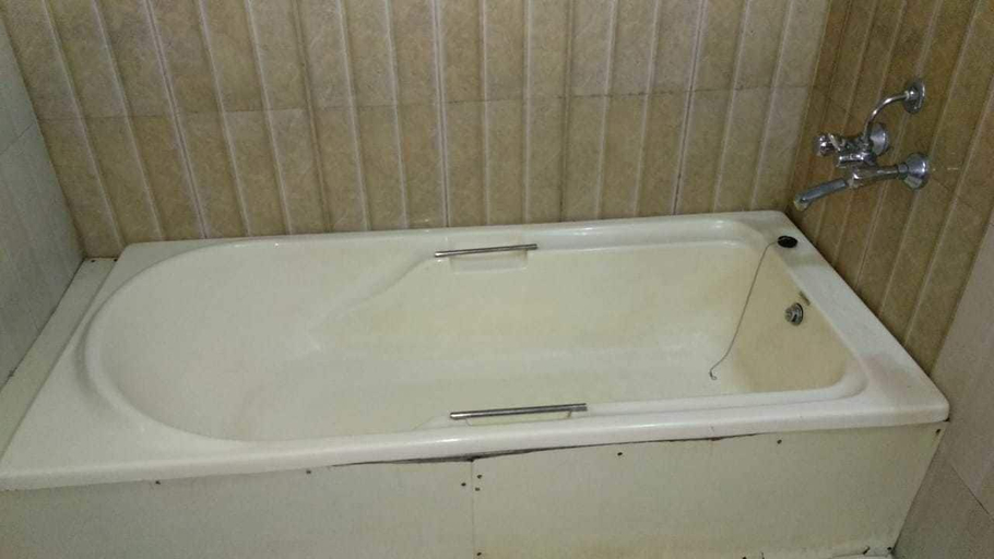 Bathroom, Sunrise Hill Resort, Pune