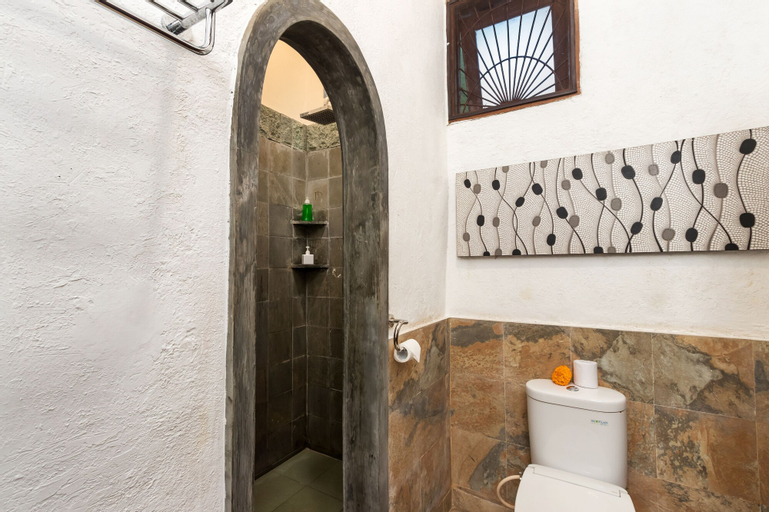 Bathroom 27