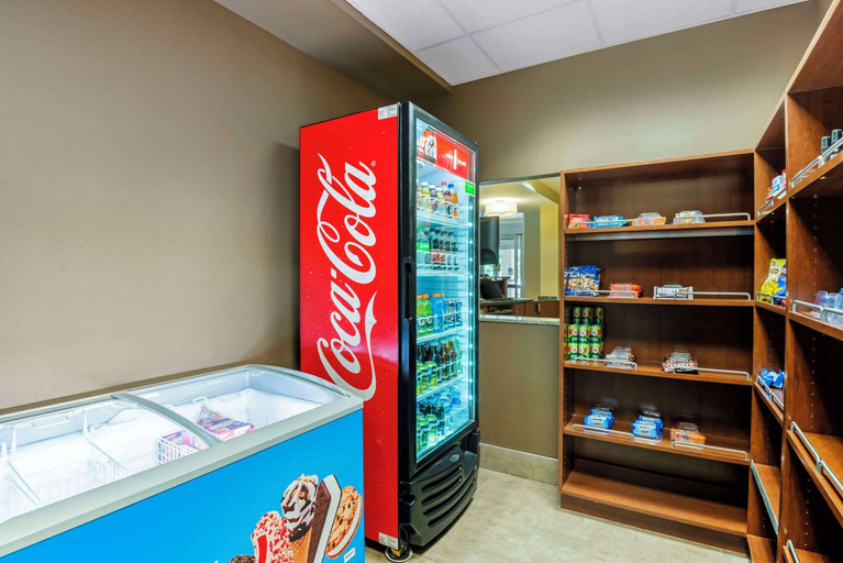 Food & Drinks 5, Comfort Suites At Virginia Center Commons, Henrico