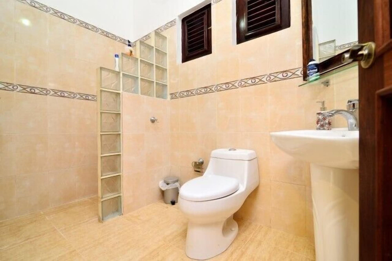 Bathroom 4, Mariposa, Sosua