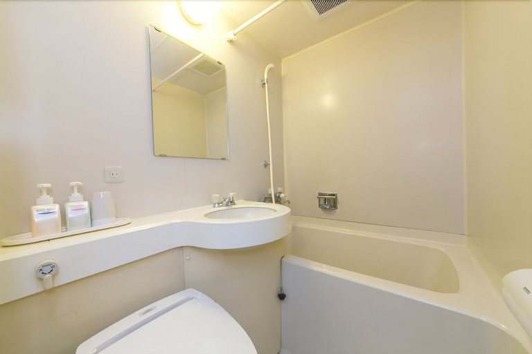 Bathroom 5, Kanazawa Central Hotel, Kanazawa