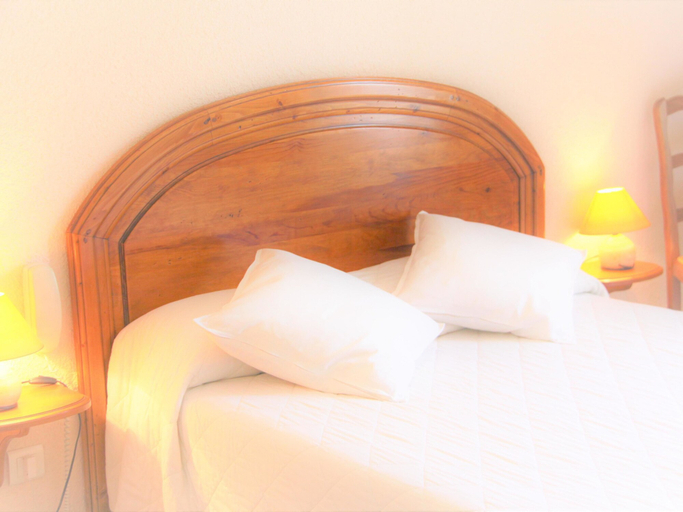 Bedroom 3, Hôtel de France, Aude