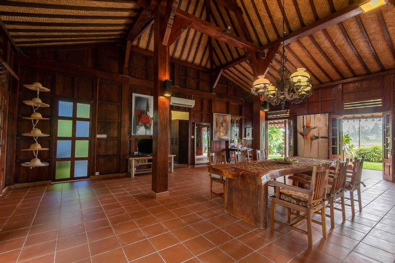 Dining Room 26