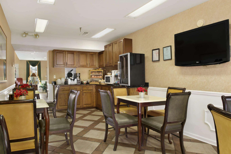 Food & Drinks 5, Lake Eufaula Inn, Barbour