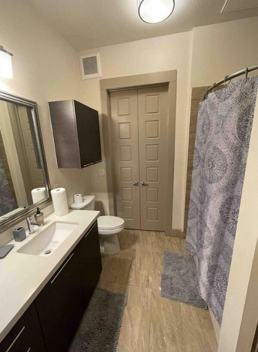 Bathroom 4, New-20p off-Uptown Love MPLS next to Fun, Hennepin