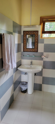 Bathroom 3, Pine Park Glade Resort Shogran, Hazara