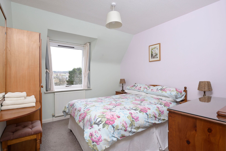 Bedroom 2, 14 Tweed Cottage, Scottish Borders