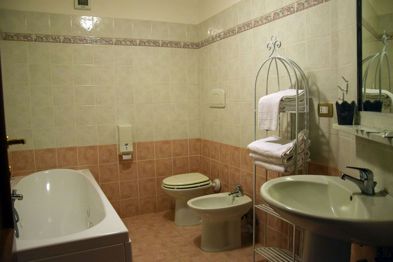 Bathroom, Bio Agriturismo Valle dei Calanchi, Viterbo