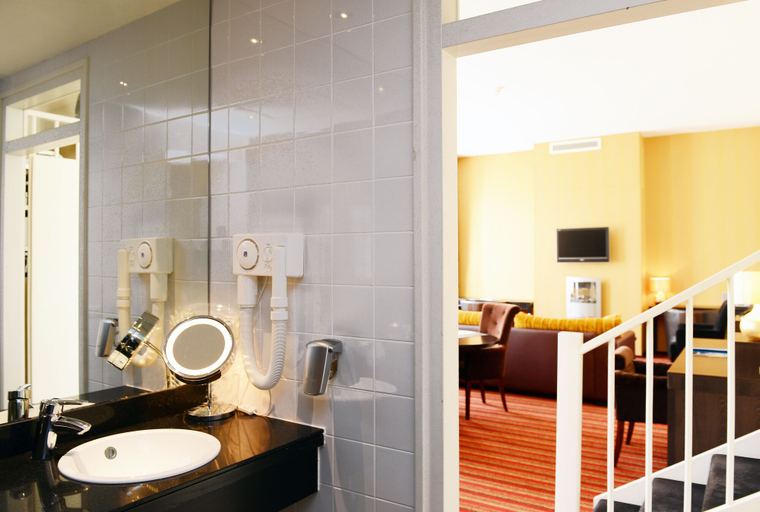 Bathroom 4, Amrâth Grand Hotel de l'Empereur, Maastricht