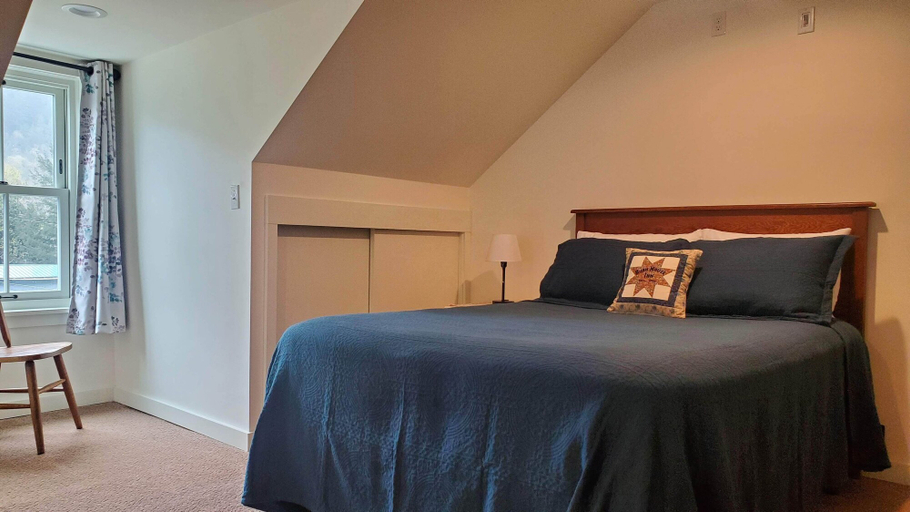 Bedroom 2, Bush House Inn, Snohomish