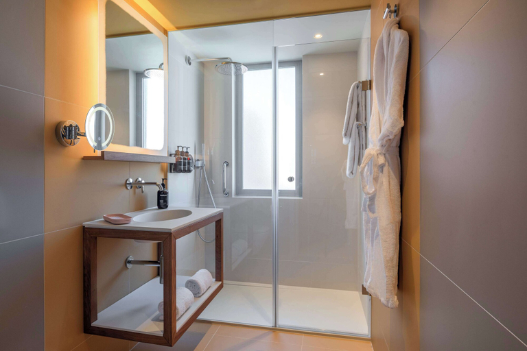 Bathroom 5, Canopy By Hilton Cannes, Alpes-Maritimes