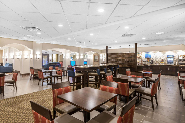 Food & Drinks 5, Comfort Inn & Suites Allen Park - Dearborn, Wayne