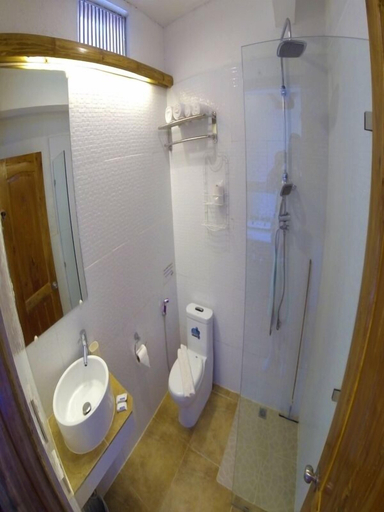 Bathroom 4, Lanterna Hotel Boracay, Malay