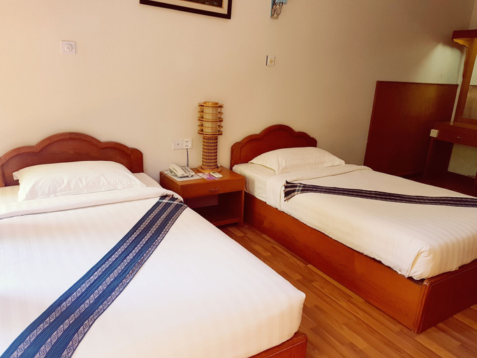 Bedroom 2, Manisanda Hotel, Myingyan