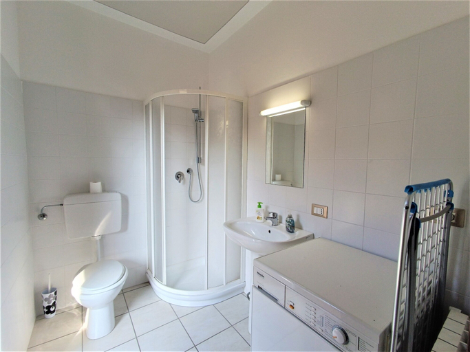 Bathroom 5, Via Panoramica, Verbano-Cusio-Ossola