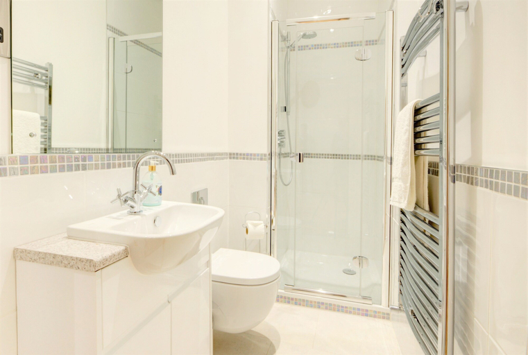 Bathroom 4, Luxury Apartments - Rodney Road, Gloucestershire