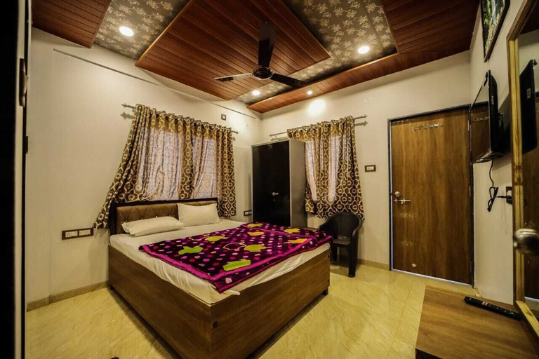 Bedroom 3, Royal Palace Panchgani, Satara