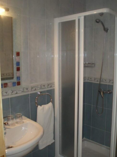Bathroom 3, Hostal Talavera, Badajoz
