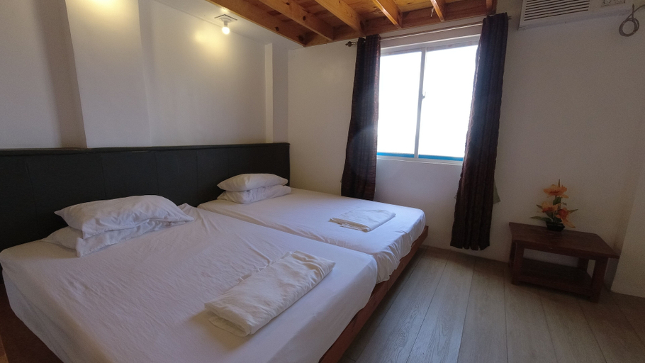 Bedroom 2, Miami Heat Beach Resort powered by Cocotel, Morong