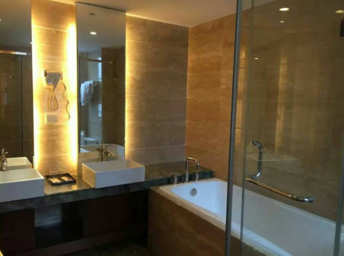 Bathroom, Moon River Lake View Villa, Guangzhou