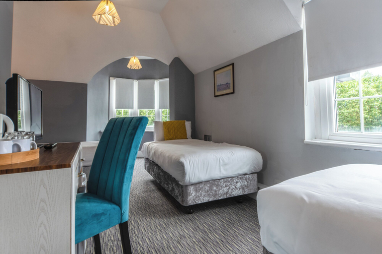 Bedroom 2, Best Western The Plough Hotel, Northamptonshire