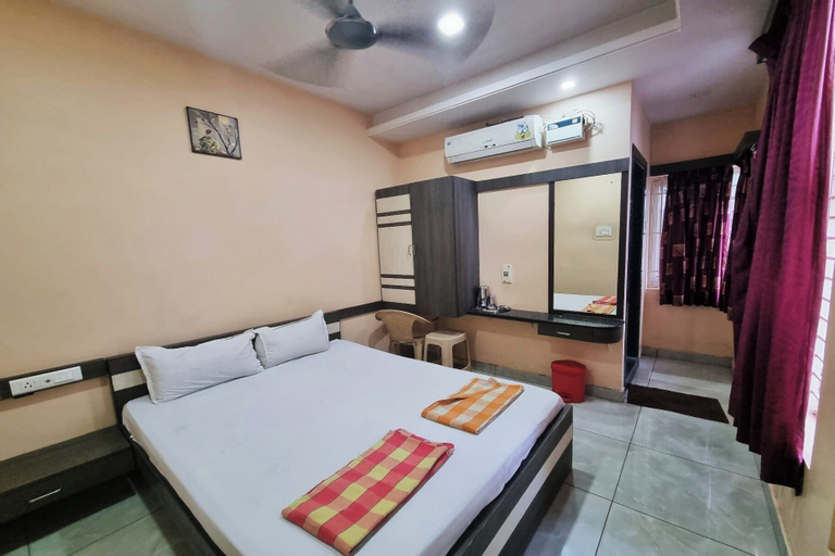Bedroom 4, Prasanna Devi Lodge, Tiruchirappalli